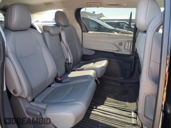 2021 Toyota Sienna XLE with VIN 5TDYRKEC1MS064669, listed as a Copart auction lot 57818955 with 120,181 mi miles and Salvage title. Bid and sale history available at DreamBid. Image 11.