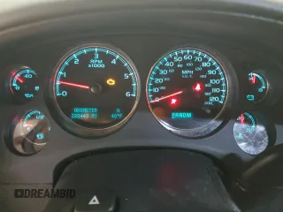 2012 Chevrolet Avalanche LTZ with VIN 3GNTKGE74CG233554, listed as a Copart auction lot 84366554 with 220,440 mi miles and Salvage Title. Bid and sale history available at carsss.com. Image 9.