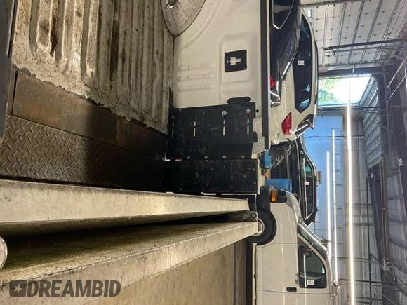 2017 Ford F-250 XL with VIN 1FTBF2A66HEE35528, listed as a IAAI auction lot 42613879 with 161,327 mi miles and . Bid and sale history available at DreamBid. Image 14.