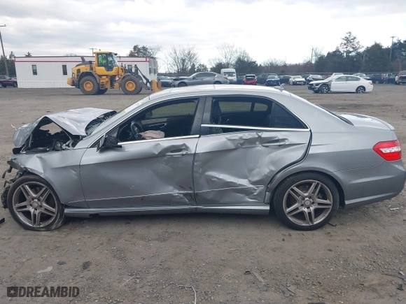 2013 Mercedes-Benz E-Class E 350 Luxury with VIN WDDHF8JB9DA687291, listed as a IAAI auction lot 41222890 with 193,074 mi miles. Bid and sale history available at carsss.com. Image 15.