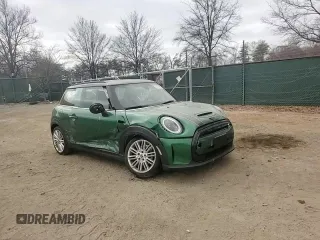 2023 MINI Hardtop Cooper SE z VIN WMW13DJ07P2T83092, wystawiony jako Copart lot #49223965 z przebiegiem 9 596 mil mil oraz Szkoda całkowita • Salvage title. Historia ofert i sprzedaży dostępna na DreamBid. Obrazek 10.