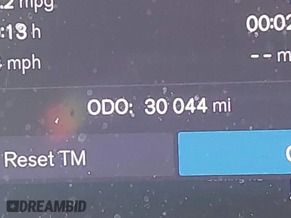 2022 Volvo XC60 Momentum z VIN YV4L12RKXN1052826, wystawiony jako IAAI lot #41869228 z przebiegiem 30 044 mil mil oraz . Historia ofert i sprzedaży dostępna na DreamBid. Obrazek 16.