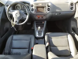 2011 Volkswagen Tiguan SE with VIN WVGBV7AX6BW525171, listed as a Copart auction lot 53643265 with 208,206 mi miles and Clean Title. Bid and sale history available at DreamBid. Image 8.