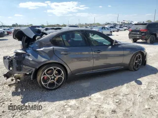 2022 Alfa Romeo Giulia Veloce z VIN ZARFAMBN6N7657347, wystawiony jako Copart lot #52584765 z przebiegiem 63 783 mil mil oraz Nie do naprawy. Historia ofert i sprzedaży dostępna na DreamBid. Obrazek 3.