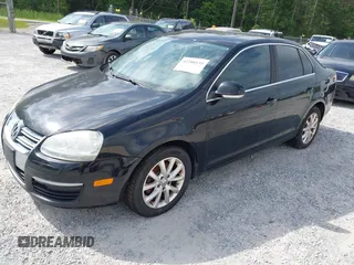 2010 Volkswagen Jetta SE с VIN 3VWRX7AJ7AM049582, выставлен на аукционе IAAI как лот 42280135 с пробегом 140 670 миль миль и . История ставок и продаж доступна на DreamBid. Изображение 2.