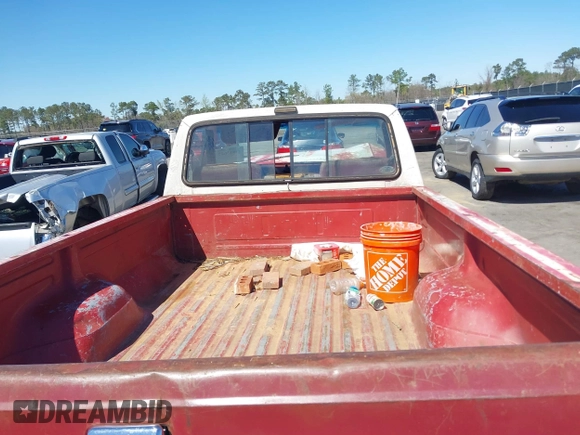 1989 Ford F-150 z VIN 1FTEF15N0KNA13478, wystawiony jako IAAI lot #41813627 z przebiegiem 414 233 mil mil oraz . Historia ofert i sprzedaży dostępna na DreamBid. Obrazek 8.
