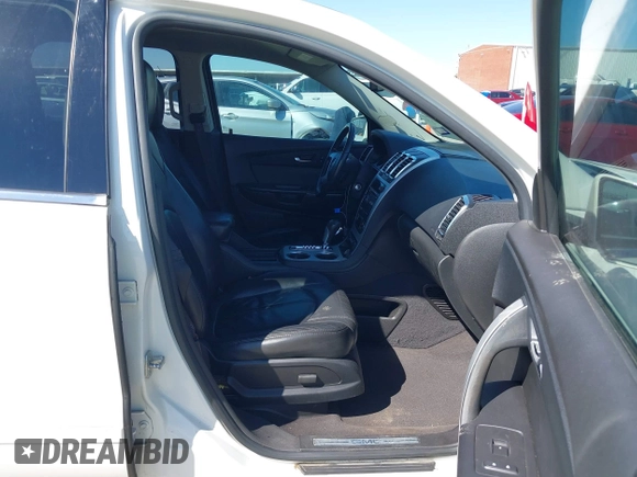 2011 GMC Acadia SLT1 with VIN 1GKKRRED3BJ204582, listed as a IAAI auction lot 41699527 with 89,651 mi miles. Bid and sale history available at carsss.com. Image 5.