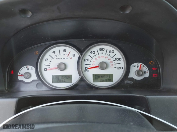 2007 Ford Escape Limited with VIN 1FMYU04127KA52766, listed as a IAAI auction lot 41835886 with 231,570 mi miles. Bid and sale history available at carsss.com. Image 7.