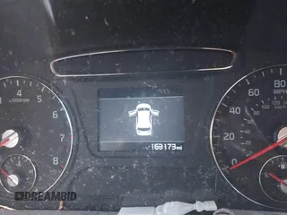 2019 Kia Sorento LX V6 with VIN 5XYPGDA55KG483672, listed as a IAAI auction lot 41043216 with 163,173 mi miles. Bid and sale history available at carsss.com. Image 7.