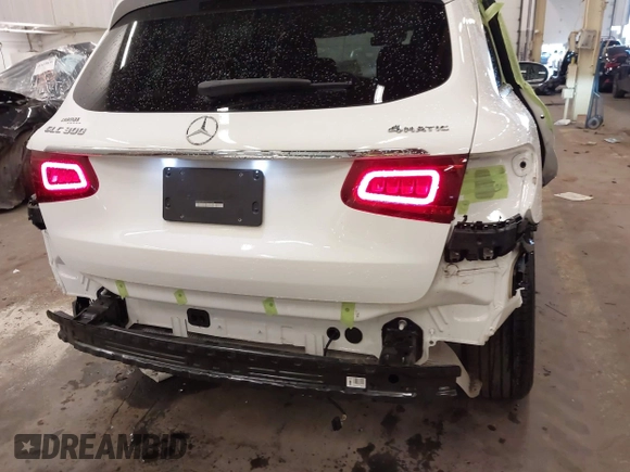 2022 Mercedes-Benz GLC 300 z VIN W1N0G8EB1NV377962, wystawiony jako IAAI lot #41651828 z przebiegiem 13 729 mil mil oraz . Historia ofert i sprzedaży dostępna na DreamBid. Obrazek 20.