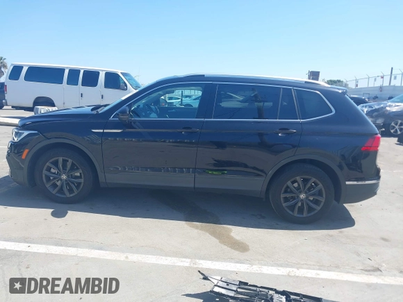 2022 Volkswagen Tiguan SE with VIN 3VV3B7AX3NM016534, listed as a IAAI auction lot 42354264 with 33,700 mi miles and . Bid and sale history available at DreamBid. Image 14.