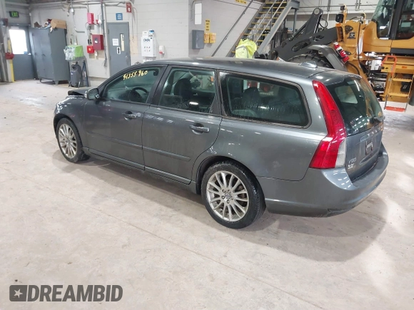 2010 Volvo V50 with VIN YV1382MW4A2521366, listed as a IAAI auction lot 41355960 with 242,749 mi miles. Bid and sale history available at carsss.com. Image 3.
