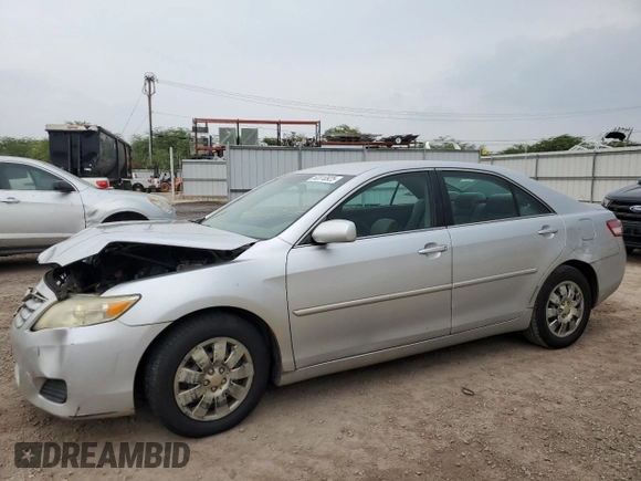 2010 Toyota Camry z VIN 4T1BF3EK0AU091358, wystawiony jako Copart lot #52010925 z przebiegiem 211 929 mil mil oraz Szkoda całkowita • Salvage title. Historia ofert i sprzedaży dostępna na DreamBid. Obrazek 1.