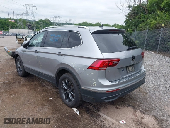 2022 Volkswagen Tiguan SE z VIN 3VV2B7AX0NM159615, wystawiony jako IAAI lot #42399370 z przebiegiem 25 352 mil mil oraz . Historia ofert i sprzedaży dostępna na DreamBid. Obrazek 21.