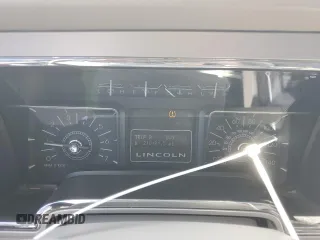 2008 Lincoln Navigator with VIN 5LMFU28548LJ12295, listed as a Copart auction lot 45897995 with 210,181 mi miles and Clean title. Bid and sale history available at DreamBid. Image 9.