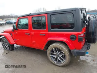 2024 Jeep Wrangler Willys z VIN 1C4RJXN67RW227593, wystawiony jako IAAI lot #41519596 z przebiegiem 7 851 mil mil oraz . Historia ofert i sprzedaży dostępna na DreamBid. Obrazek 14.