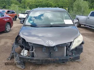 2011 Toyota Sienna LE AAS z VIN 5TDKK3DC3BS166098, wystawiony jako IAAI lot #42594337 z przebiegiem 197 963 mil mil oraz . Historia ofert i sprzedaży dostępna na DreamBid. Obrazek 12.