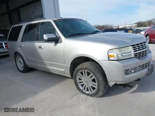 2007 Lincoln Navigator with VIN 5LMFU28537LJ23464, listed as a IAAI auction lot 41860443 with 309,788 mi miles. Bid and sale history available at carsss.com. Image 1.