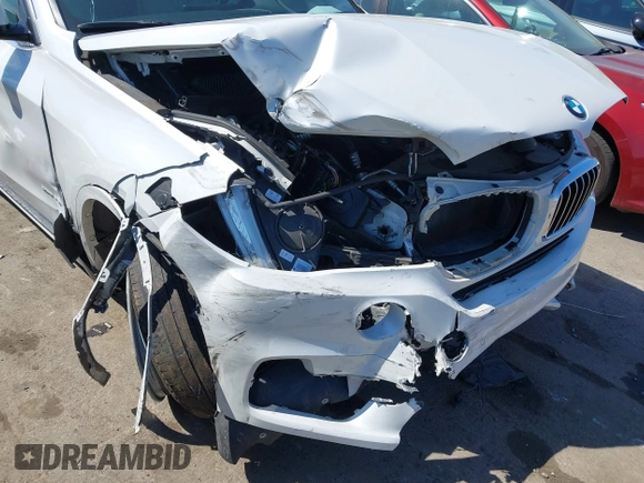 2018 BMW X5 xDrive35i with VIN 5UXKR0C56JL070512, listed as a IAAI auction lot 41892471 with 1 mi miles. Bid and sale history available at carsss.com. Image 6.