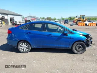 2011 Ford Fiesta SE z VIN 3FADP4BJXBM175601, wystawiony jako IAAI lot #42282031 z przebiegiem 157 658 mil mil oraz . Historia ofert i sprzedaży dostępna na DreamBid. Obrazek 14.