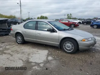 1996 Chrysler Cirrus LXi z VIN 1C3EJ56H2TN234813, wystawiony jako Copart lot #72891724 z przebiegiem 118 718 mil mil oraz Tytuł czysty. Historia ofert i sprzedaży dostępna na DreamBid. Obrazek 4.