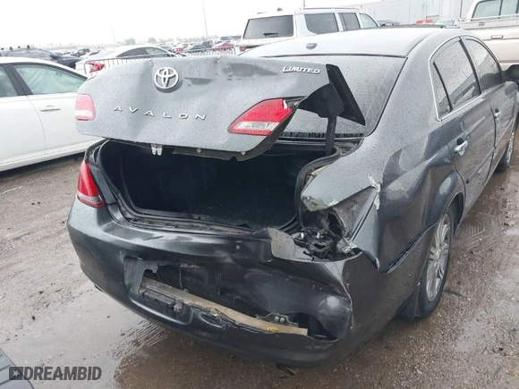 2009 Toyota Avalon XL with VIN 4T1BK36B19U333046, listed as a IAAI auction lot 41895870 with 185,626 mi miles. Bid and sale history available at carsss.com. Image 17.