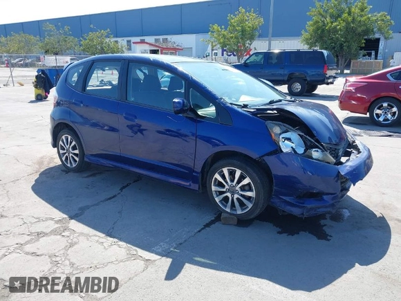 2013 Honda Fit Sport with VIN JHMGE8H52DC033096, listed as a IAAI auction lot 41767007 with 70,398 mi miles. Bid and sale history available at carsss.com. Image 1.