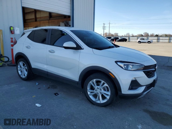 2021 Buick Encore GX Preferred z VIN KL4MMCSL1MB177143, wystawiony jako Copart lot #50397295 z przebiegiem 27 186 mil mil oraz Szkoda całkowita • Salvage title. Historia ofert i sprzedaży dostępna na DreamBid. Obrazek 4.