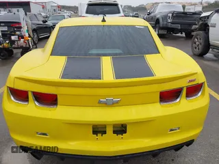 2010 Chevrolet Camaro 2SS z VIN 2G1FK1EJ7A9104352, wystawiony jako IAAI lot #41716366 z przebiegiem 112 859 mil mil oraz . Historia ofert i sprzedaży dostępna na DreamBid. Obrazek 16.
