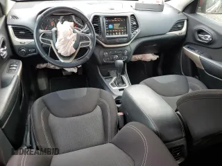 2017 Jeep Cherokee Latitude with VIN 1C4PJLCB8HD232098, listed as a Copart auction lot 54789485 with 68,735 mi miles and Salvage Title. Bid and sale history available at DreamBid. Image 8.