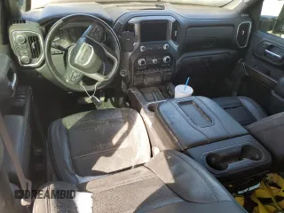 2020 GMC Sierra 2500HD Denali z VIN 1GT49REY0LF268364, wystawiony jako Copart lot #46127385 z przebiegiem Nie podano mil oraz Szkoda całkowita • Salvage title. Historia ofert i sprzedaży dostępna na DreamBid. Obrazek 8.