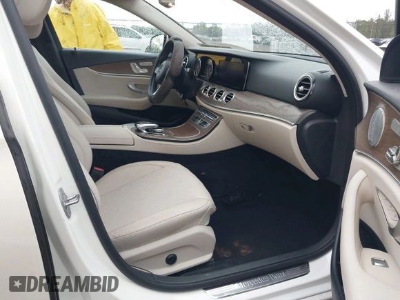 2018 Mercedes-Benz E-Class E 300 with VIN WDDZF4JB2JA350535, listed as a IAAI auction lot 41615741 with 148,004 mi miles. Bid and sale history available at carsss.com. Image 5.