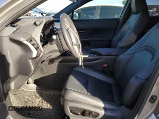 2021 Lexus UX 200 с VIN JTHX3JBH0M2039680, выставлен на аукционе Copart как лот 86896634 с пробегом 50 383 миль миль и Списание • Salvage title. История ставок и продаж доступна на DreamBid. Изображение 7.