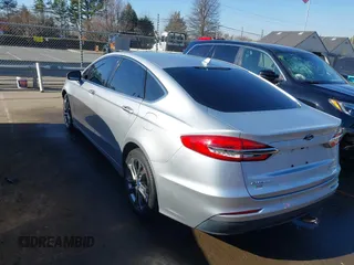 2019 Ford Fusion SEL with VIN 3FA6P0CD5KR270726, listed as a IAAI auction lot 41632088 with 131,820 mi miles. Bid and sale history available at carsss.com. Image 3.