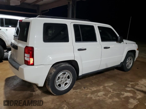 2008 Jeep Patriot Sport with VIN 1J8FT28008D773064, listed as a Copart auction lot 85144074 with 156,951 mi miles and Clean title. Bid and sale history available at DreamBid. Image 3.