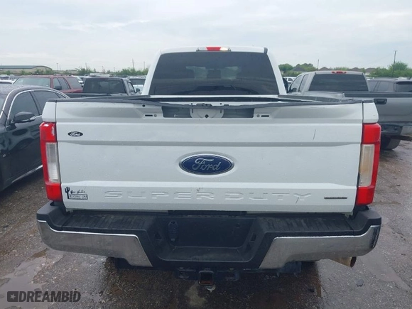 2017 Ford Super Duty F-250 SRW Lariat with VIN 1FT7W2B62HEF11136, listed as a IAAI auction lot 41892510 with 166,165 mi miles. Bid and sale history available at carsss.com. Image 16.