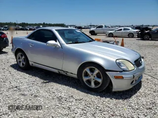 2001 Mercedes-Benz SLK-Class with VIN WDBKK65F61F209470, listed as a Copart auction lot 54976364 with 156,005 mi miles and Salvage Title. Bid and sale history available at carsss.com. Image 4.