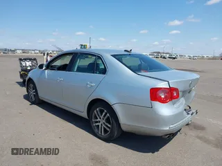 2006 Volkswagen Jetta 2.5L with VIN 3VWSG71K06M666629, listed as a IAAI auction lot 42103342 with 183,506 mi miles and . Bid and sale history available at DreamBid. Image 3.