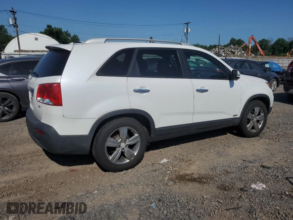 2013 Kia Sorento EX z VIN 5XYKUDA64DG319554, wystawiony jako Copart lot #62086745 z przebiegiem 166 793 mil mil oraz Czysty tytuł • Clean title. Historia ofert i sprzedaży dostępna na DreamBid. Obrazek 3.