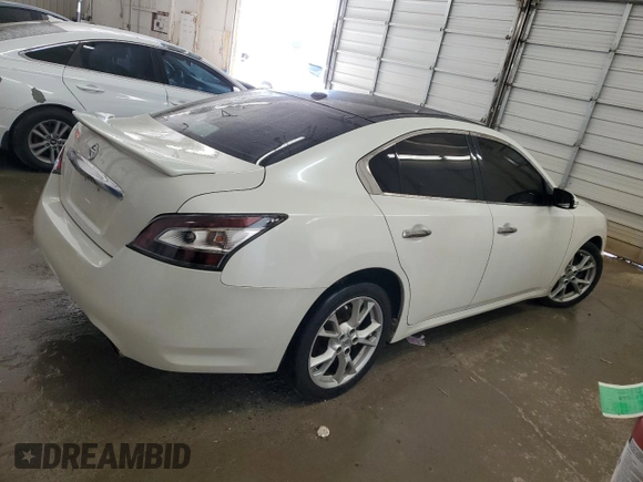 2014 Nissan Maxima SV with VIN 1N4AA5AP1EC453369, listed as a Copart auction lot 52077375 with 139,554 mi miles and Salvage Title. Bid and sale history available at DreamBid. Image 3.