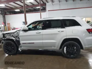 2020 Jeep Grand Cherokee Altitude with VIN 1C4RJFAG2LC209665, listed as a IAAI auction lot 41323712 with 66,194 mi miles. Bid and sale history available at carsss.com. Image 14.