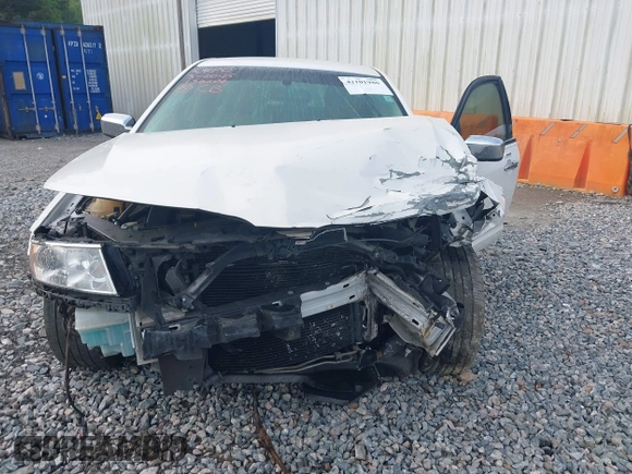 2012 Lincoln MKZ with VIN 3LNHL2GC1CR807620, listed as a IAAI auction lot 42101980 with Not provided miles and . Bid and sale history available at DreamBid. Image 13.