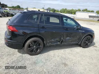2024 Volkswagen Tiguan SE R-Line Black z VIN 3VVCB7AX8RM072281, wystawiony jako Copart lot #54356745 z przebiegiem 10 562 mil mil oraz Szkoda całkowita • Salvage title. Historia ofert i sprzedaży dostępna na DreamBid. Obrazek 3.