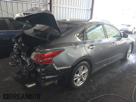 2015 Nissan Altima 2.5 S with VIN 1N4AL3AP8FC269224, listed as a IAAI auction lot 42021842 with 211,816 mi miles and . Bid and sale history available at carsss.com. Image 4.