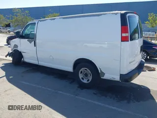 2007 GMC Savana Cargo with VIN 1GTGG25V471229750, listed as a IAAI auction lot 41851956 with 277,390 mi miles. Bid and sale history available at carsss.com. Image 3.