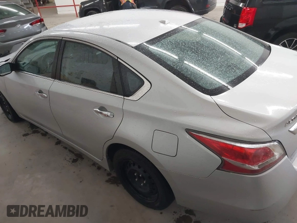 2015 Nissan Altima 2.5 S with VIN 1N4AL3APXFN326902, listed as a IAAI auction lot 41844621 with 229,172 mi miles. Bid and sale history available at carsss.com. Image 3.