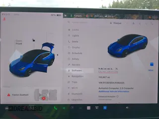 2018 Tesla Model 3 Long Range Battery z VIN 5YJ3E1EBXJF092025, wystawiony jako IAAI lot #42268369 z przebiegiem 132 687 mil mil oraz . Historia ofert i sprzedaży dostępna na DreamBid. Obrazek 19.