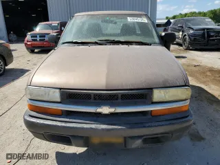 2003 Chevrolet S-10 LS with VIN 1GCCS19X038180860, listed as a Copart auction lot 53040135 with 285,083 mi miles and Salvage Title. Bid and sale history available at carsss.com. Image 5.