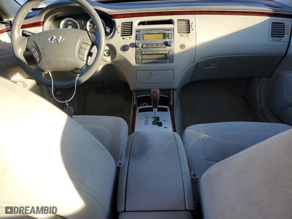 2007 Hyundai Azera GLS with VIN KMHFC46D67A222464, listed as a Copart auction lot 87528555 with 217,318 mi miles and Clean Title. Bid and sale history available at carsss.com. Image 8.