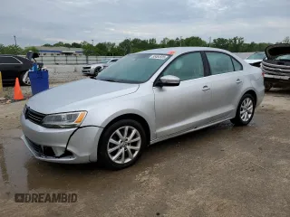 2013 Volkswagen Jetta SE z VIN 3VWDX7AJ3DM450464, wystawiony jako Copart lot #55464505 z przebiegiem 201 001 mil mil oraz Nie do naprawy • Non repairable. Historia ofert i sprzedaży dostępna na DreamBid. Obrazek 1.